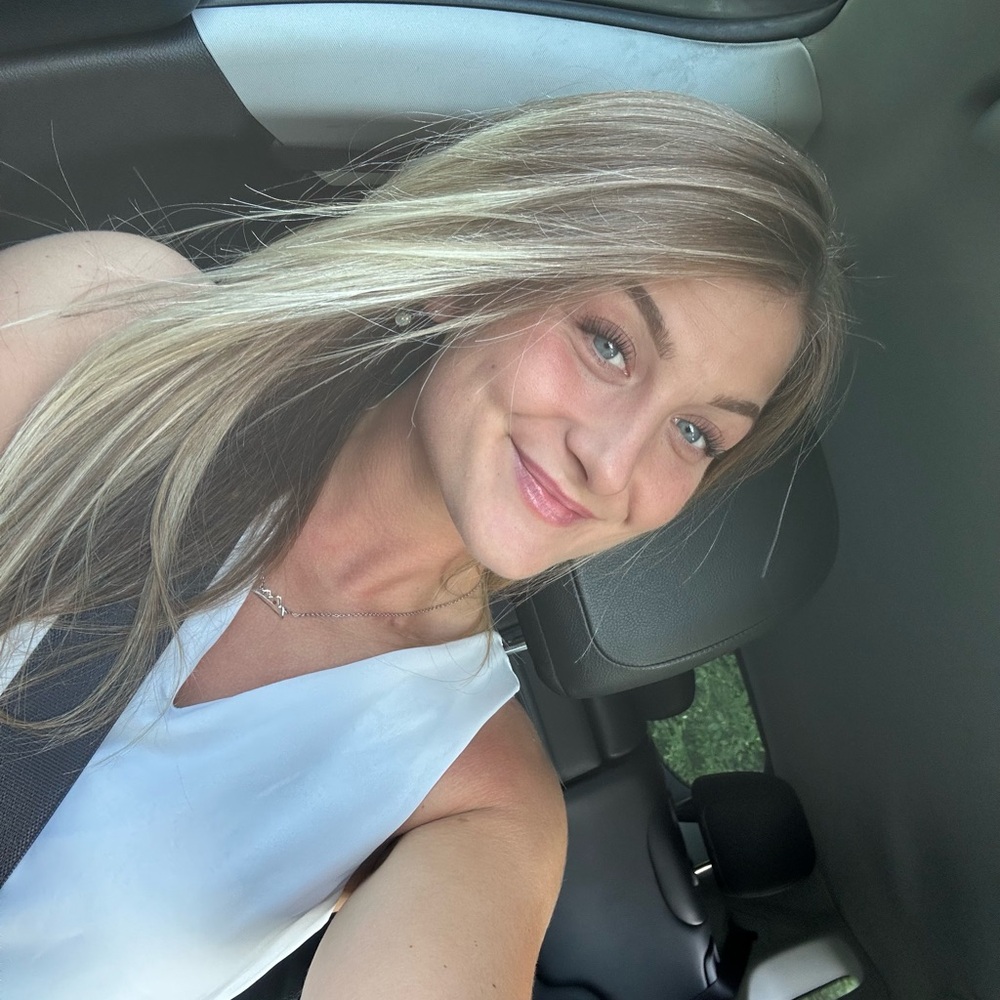 Meet your Posher, Alexandra